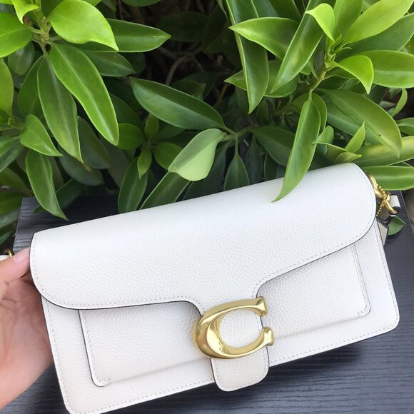 COACH's latest Tabby series envelope bag  Dimensions: 26*15*7.5cm. - Picture 7 of 9